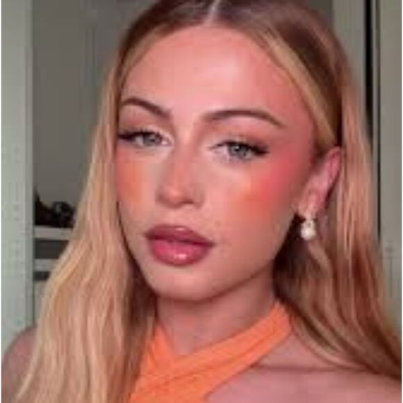 Fenty Beauty Cream Blush in Peach Face - Picture 8 of 13